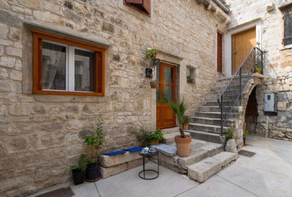 Arco Courtyard