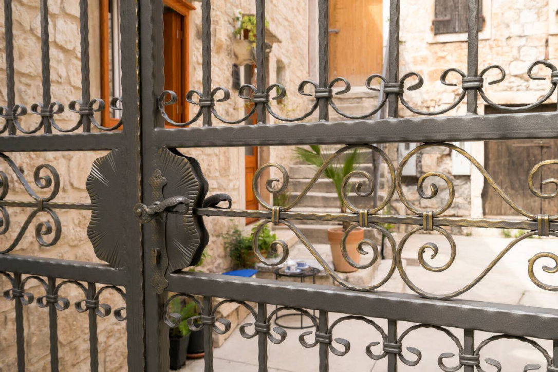 Arco Entrance