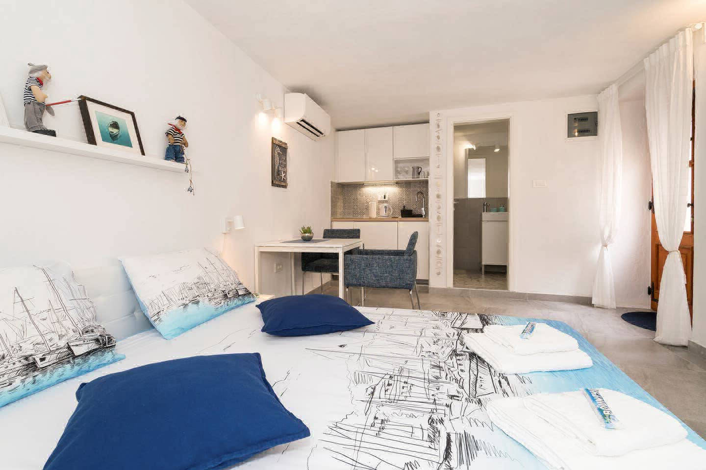 Arco Studio Apartment Komiza