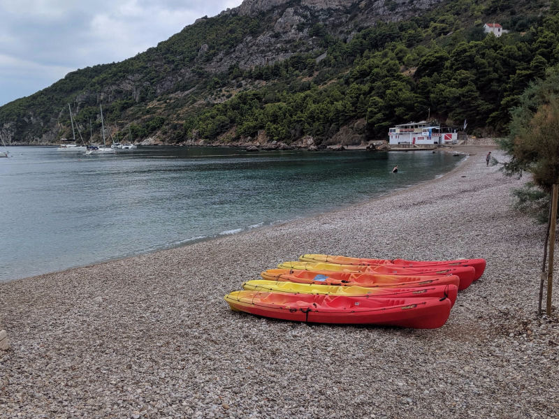 Komiza Gusarica Beach