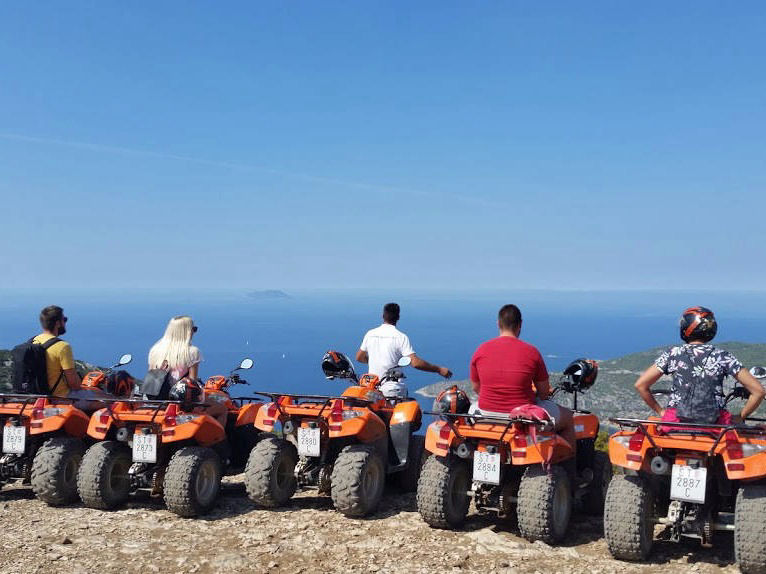 Komiza Excursions