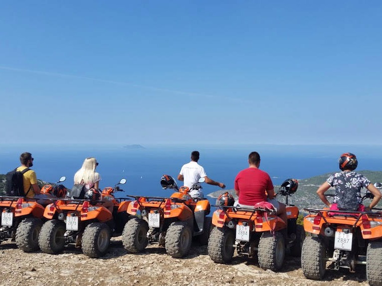 Komiza Excursions